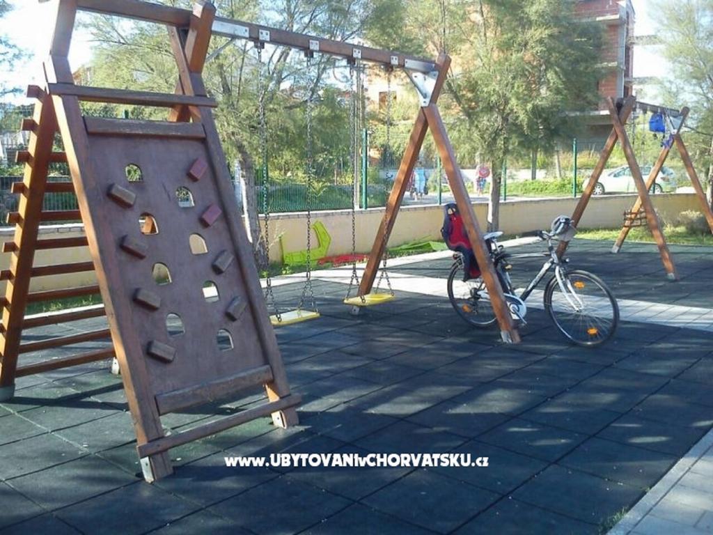 Dedic Apartment Петркане Екстериор снимка